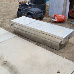 Heavy duty tool box