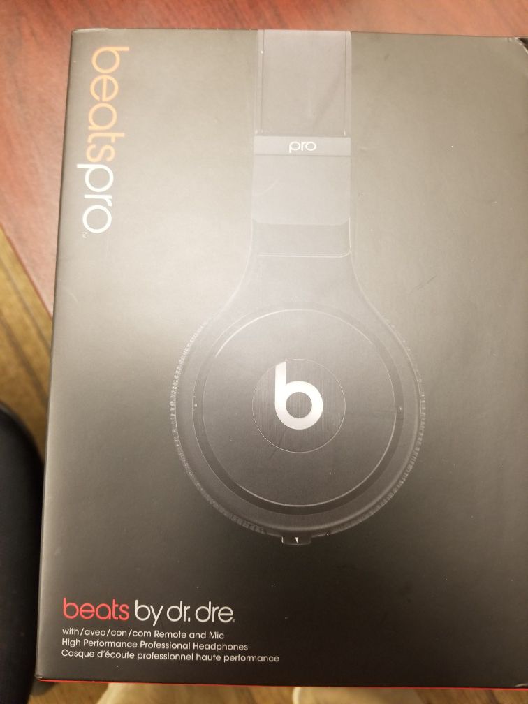 Beats by Dre Pro Series Over Ear Headphones