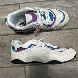 Vans Varix BRAND NEW SIZE 7 Men/8.5 Women 40$
