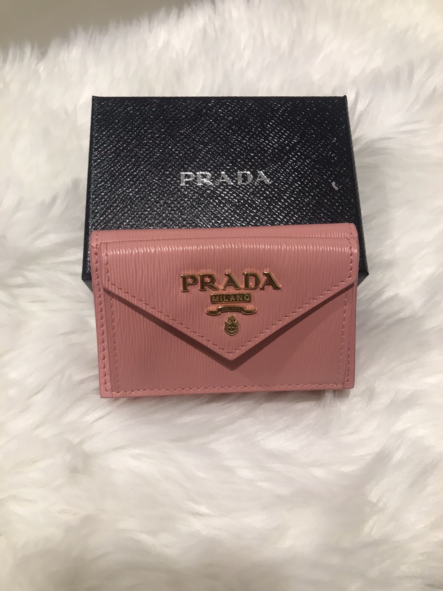 Prada small wallet with a lot of compartments