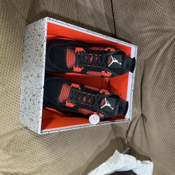 Air Jordan 4 Retro Red Thunder 