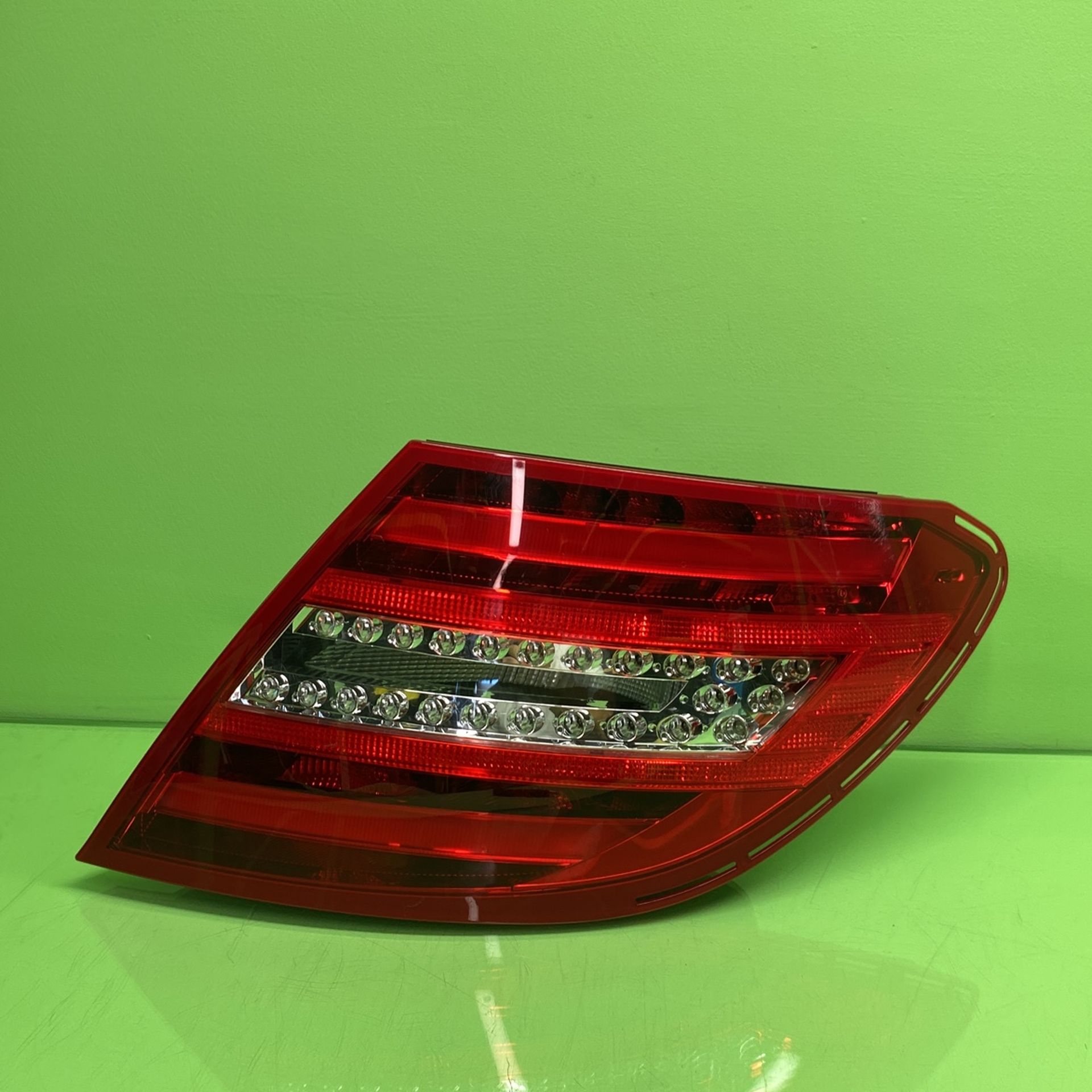 2012 2013 2014 MERCEDES BENZ C250 TAIL LIGHT RIGHT PASSENGER A(contact info removed) OEM
