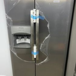 Frigidaire 22.1 cu. ft. Side by Side Refrigerator in Stainless Steel