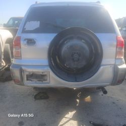 2003 toyota rav4 for parts