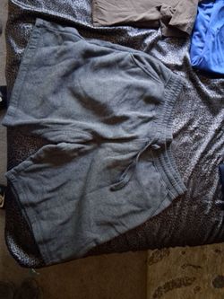 Shoe warehouse xl shorts grey