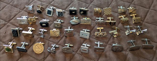 40 Cufflinks almost all unmatched