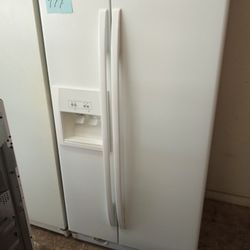Whirlpool Side By Side Refrigerator White Excellent Warranty  . Delivery Available . 2203 Fowler St. 33901
