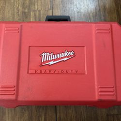 MILWAUKEE PRO PRESS