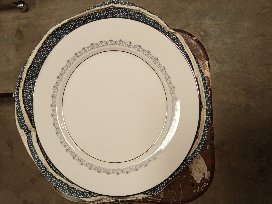 Noritake Ivory China Plates