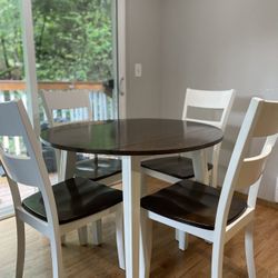 Round Farmhouse Table With 4 Chairs 