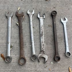 Large wrenches 🔧 