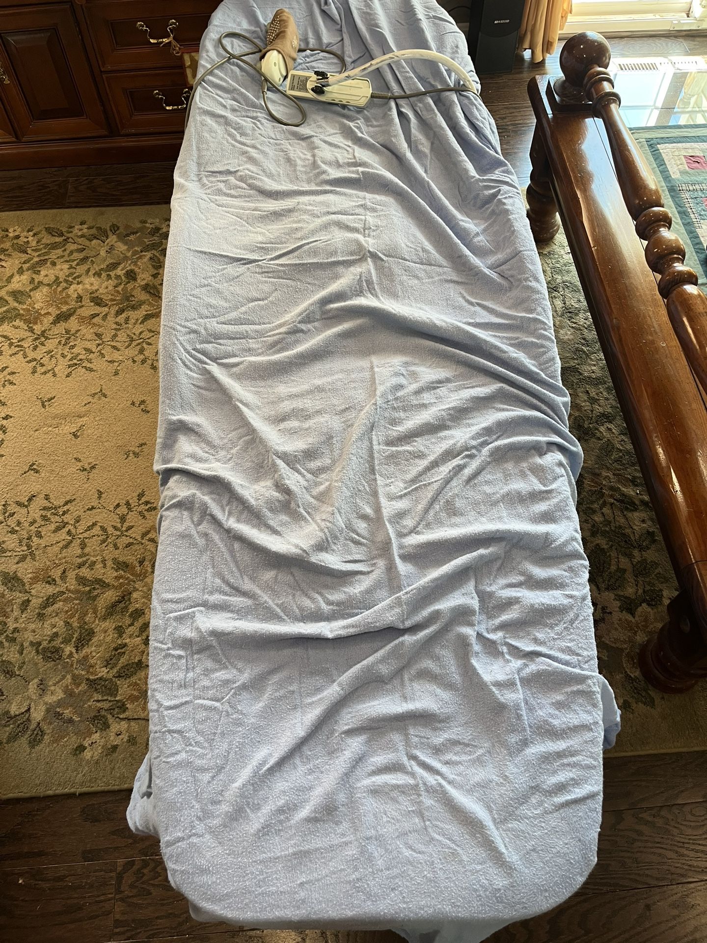 Nuga Best NM-5000 Therapeutic Massage Bed