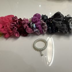 15 Scrunchies/1 Bracelet 