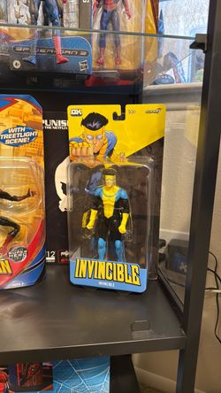Super7 Invincible