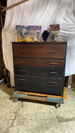 Big Drawer , Dresser Newly Refinished