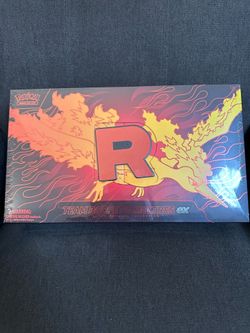 Team Rocket’s Moltres ex Ultra-Premium Collection