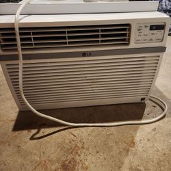 Air Conditioner  12,000 Btu