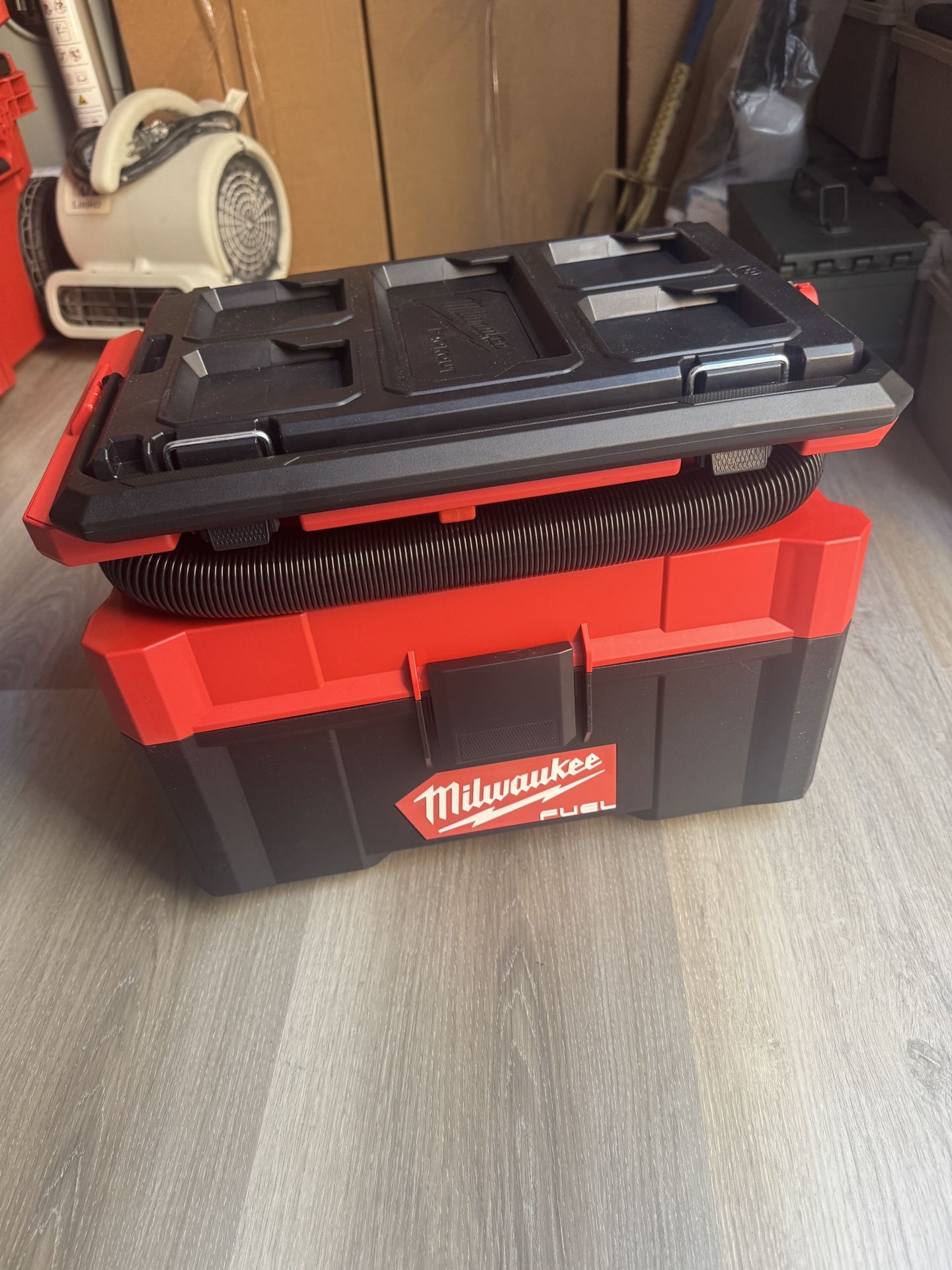 Milwaukee Vacuum M18