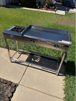 3 burner stove with plancha