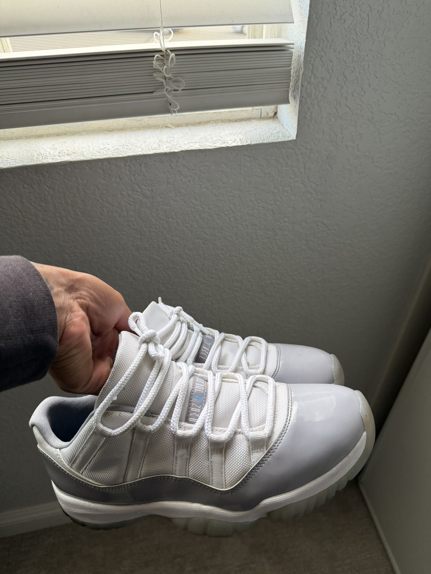 Jordan 11 Lows Sz 9.5
