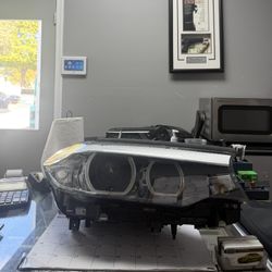 BMW 5 SERIES PRE LCI OEM ORIGINAL RIGHT PASSENGER LED HEADLIGHT HOUSING 2017-2021