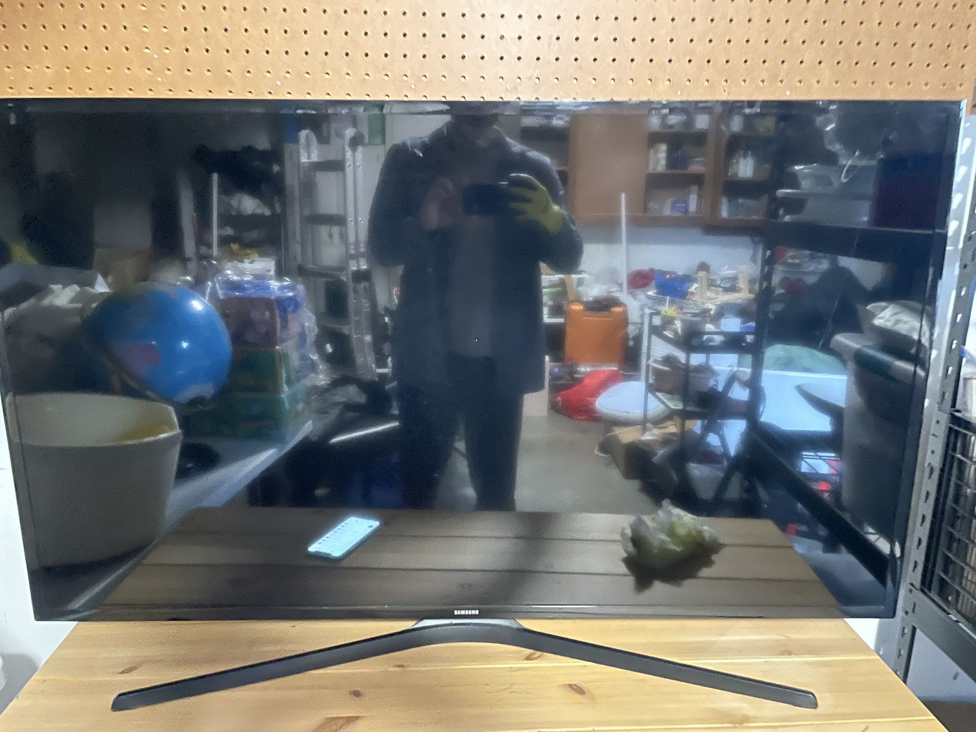 42” Samsung TV