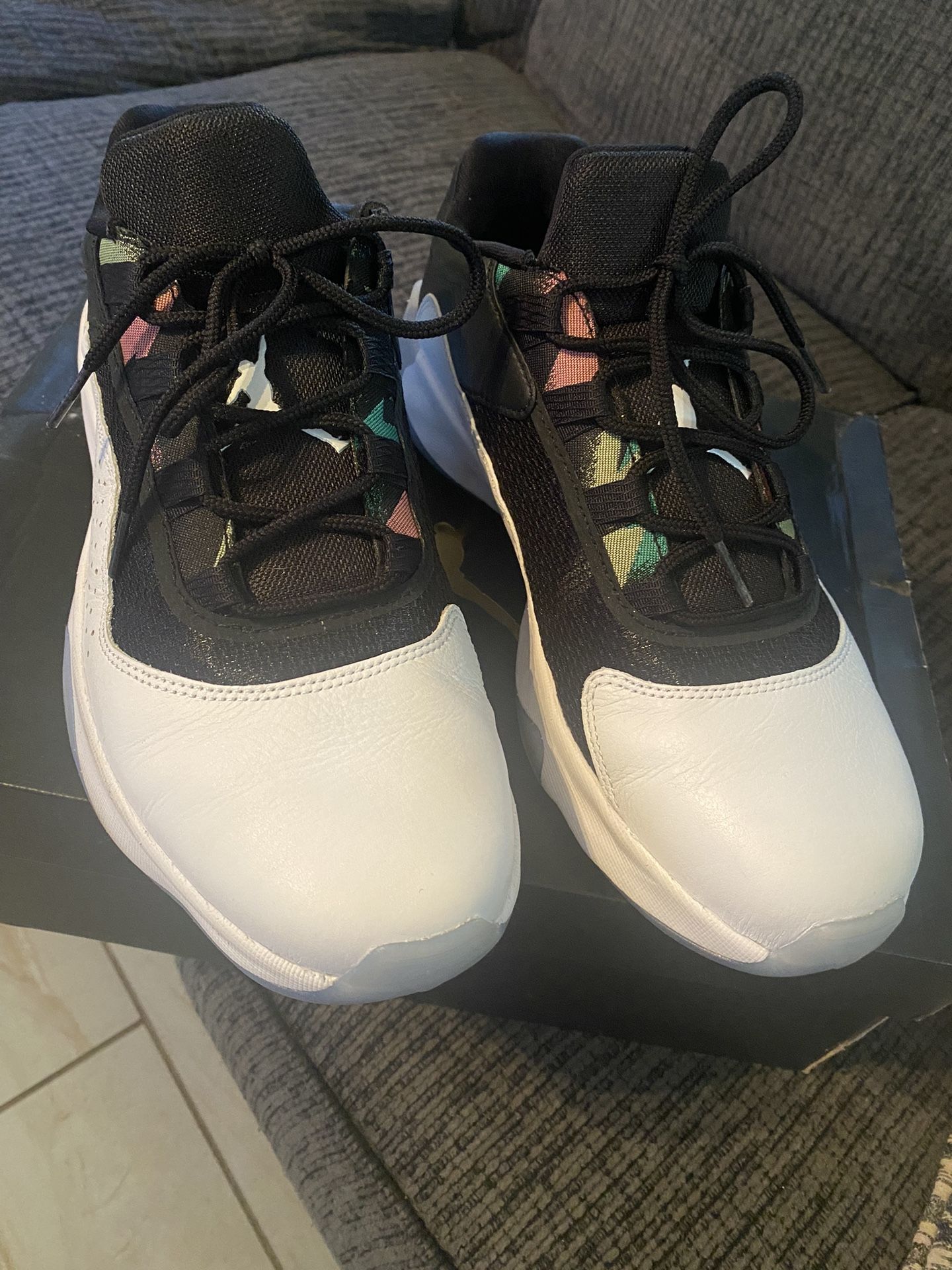 Air Jordan 11 CMFT LOW