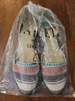 Women's shoes size 8