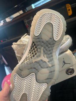 Jordan 11s White/Metallic