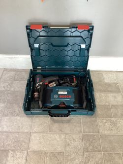 Bosch PS41 Impact Driver/ Bosch PB120 12volt Radio Combo