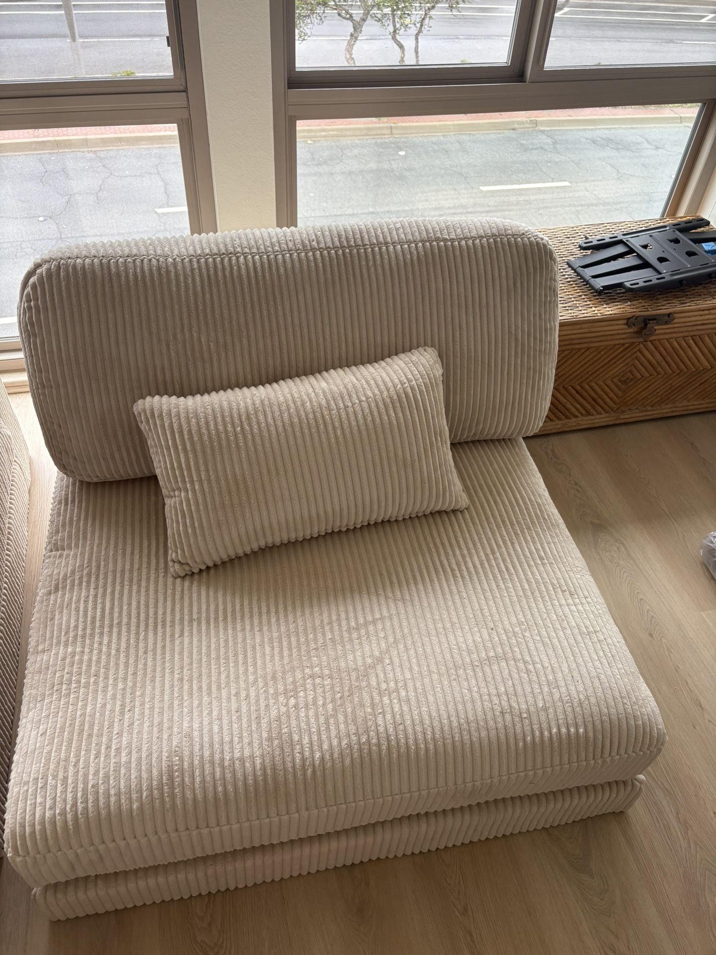 XL loveseat/accent Chair