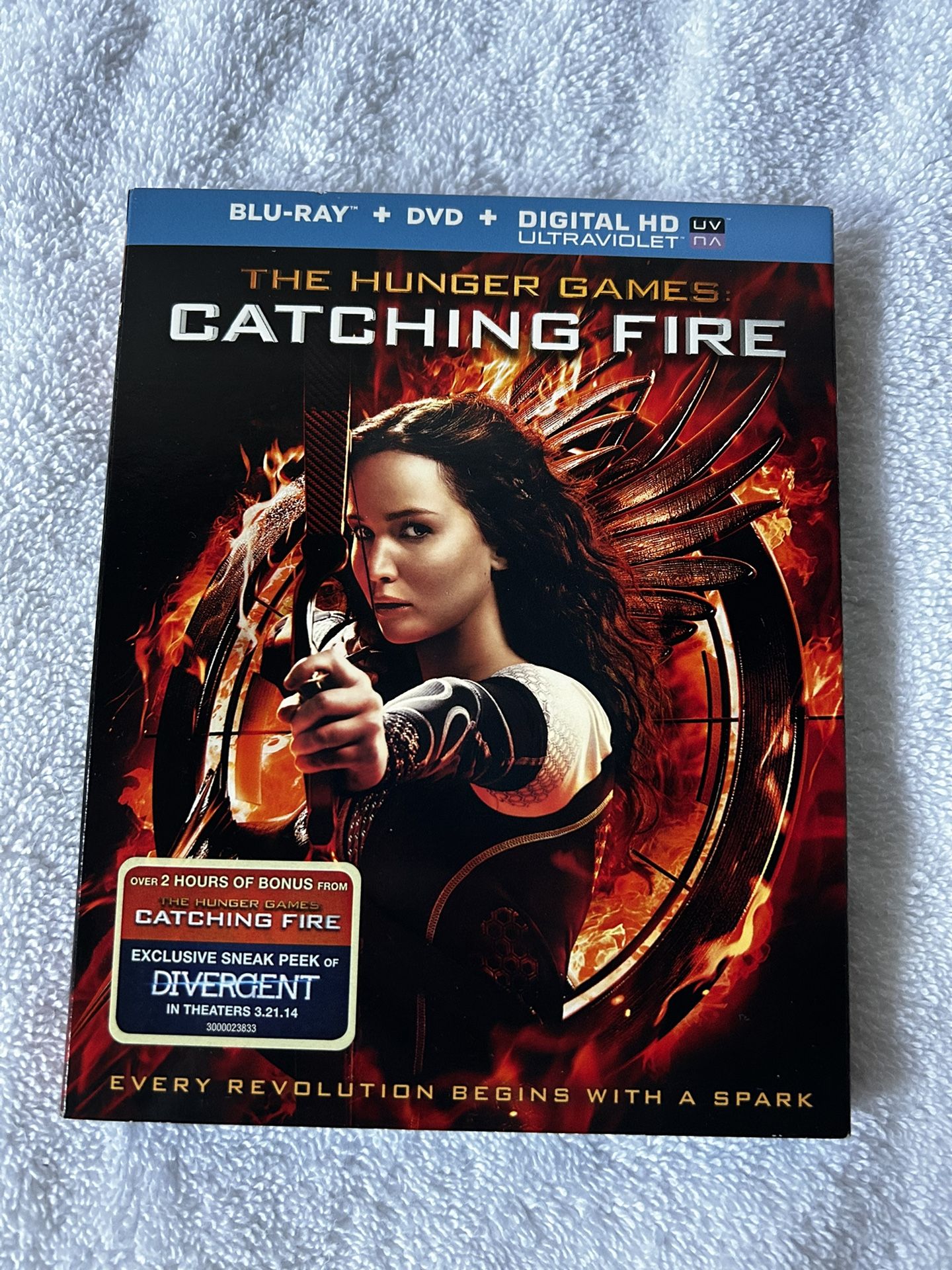 BLUE-RAY: THE HUNGER GAMES- CATCHING FIRE (BRAND NEW)