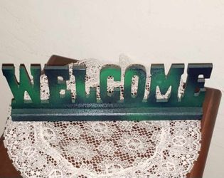 HAND PAINTED PEACOCK WOOD WELCOME SIGN ACCENT TABLE TOP DECOR ART