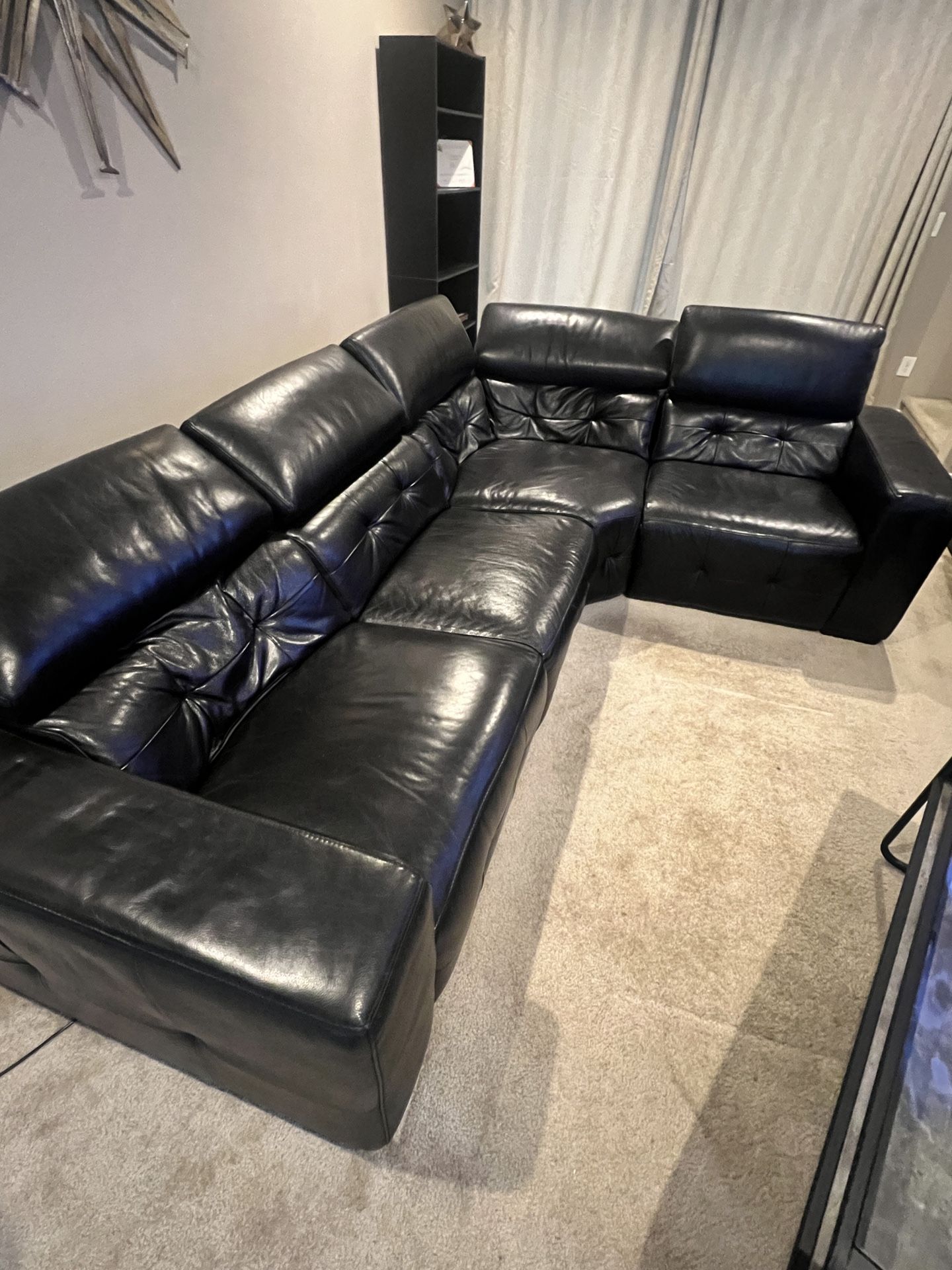 Z Gallerie Black Leather Sectional Available 3/11 for Sale in Las Vegas, NV OfferUp