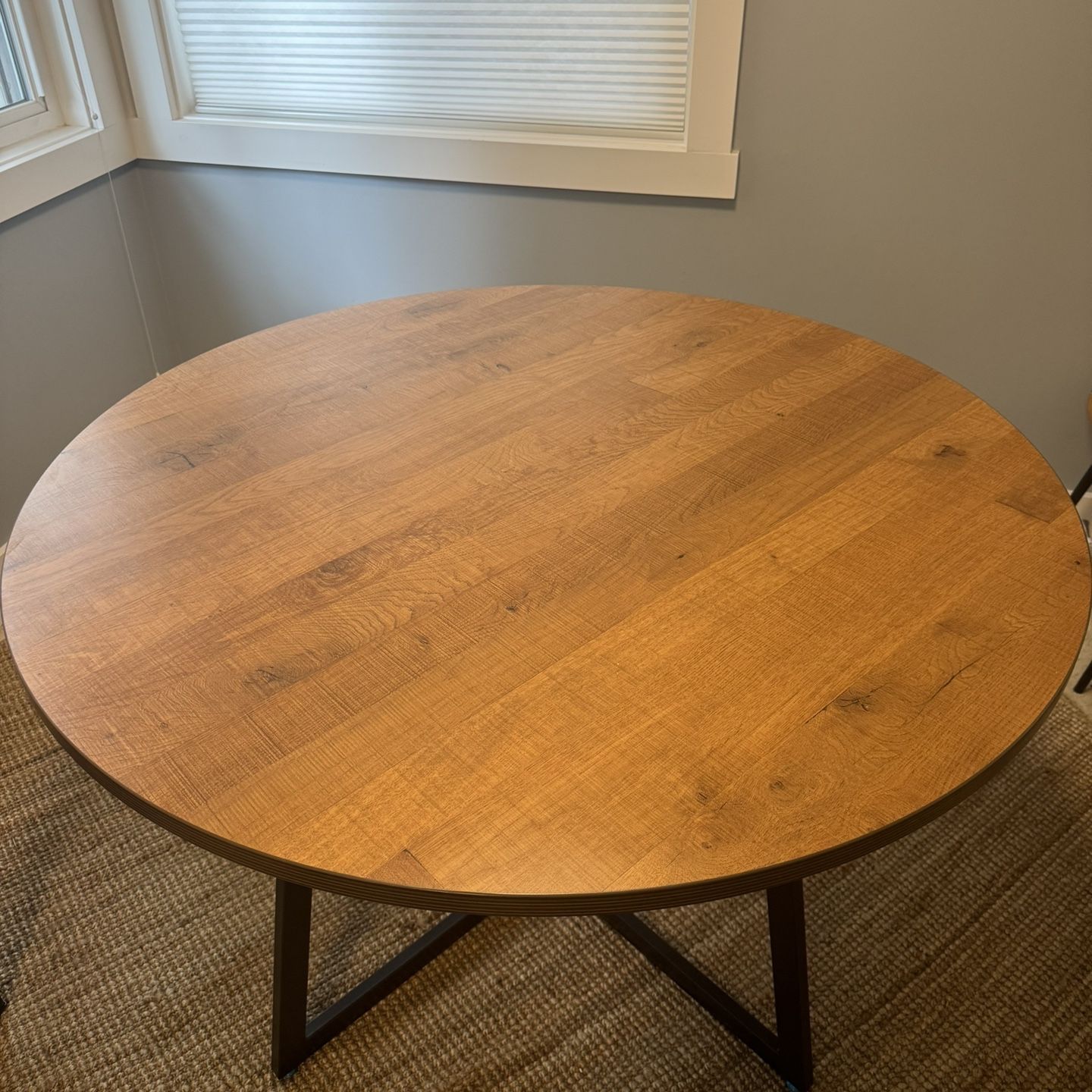 Dining table with 4 Chairs