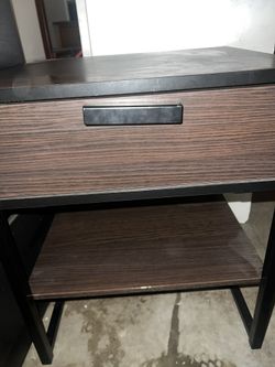 1 Nightstand 