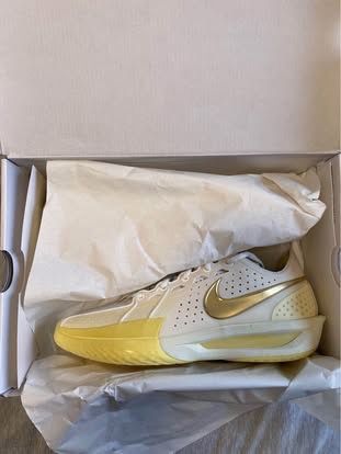 GT CUT 3 JORDAN POOLE COLORWAY (NEVER WORN BEFORE) ~ RETAILS FOR $200