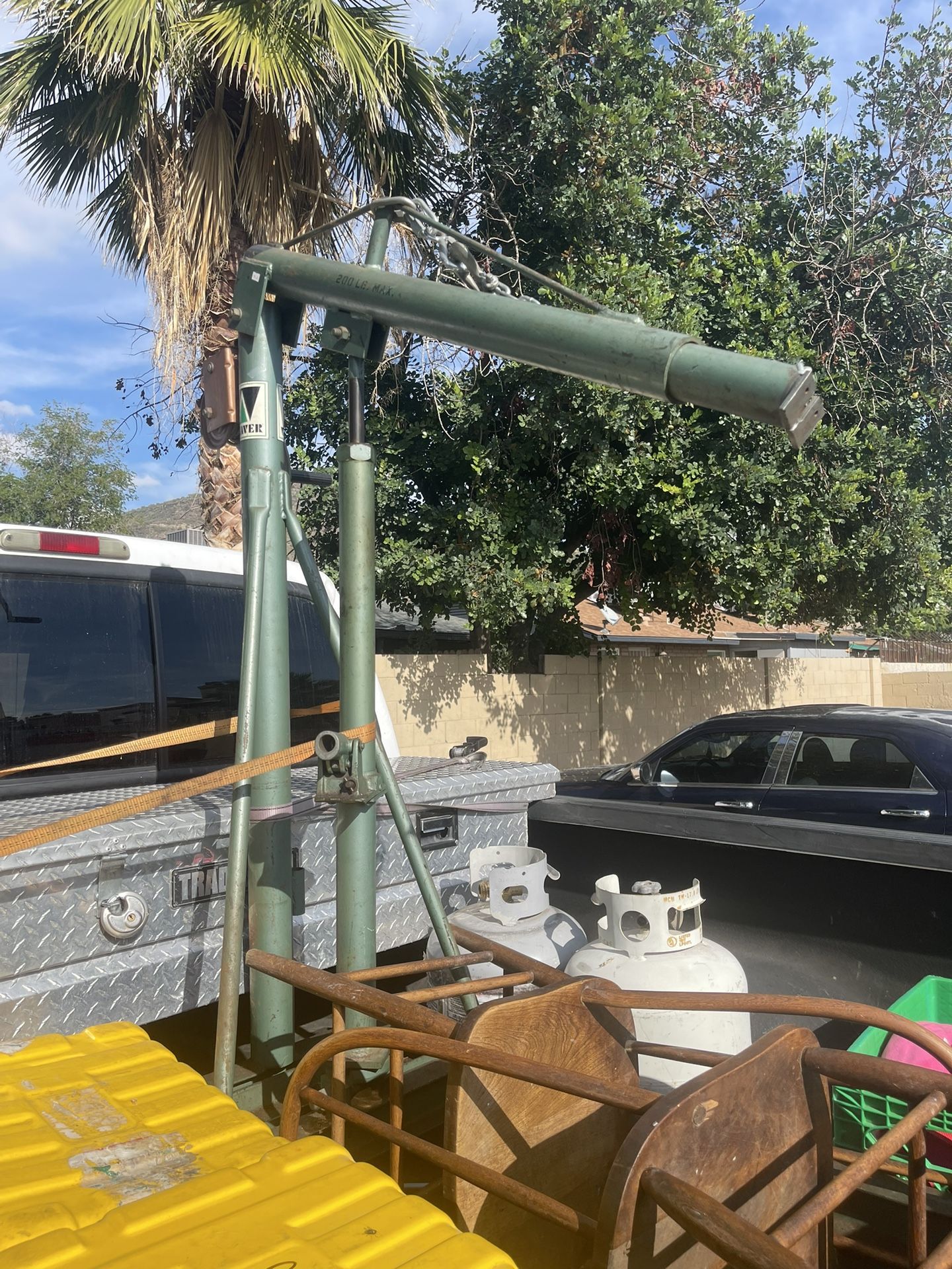 Industrial Hydraulic Cherry Picker / Engine Hoist – ½ Ton – Weaver