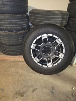 Set of 4 tires with rims for Toyota Tundra