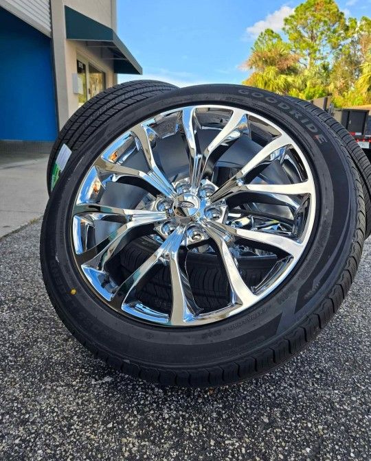 New 22' Chrome Ford Expedition F-150 Wheels 6x135 Highway Tires