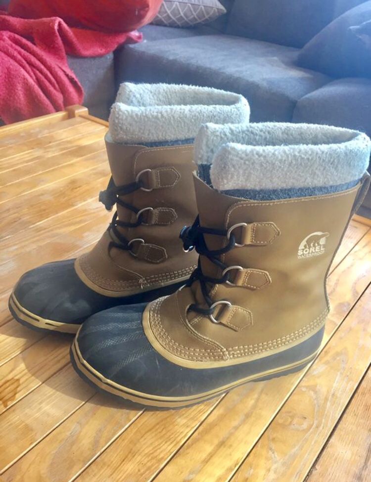 Women’s Sorel Winter Boots (Size 6)