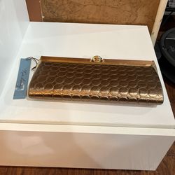 Kate Landry Clutch- Gold🎅🏼🎄🎉