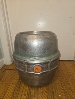Vintage 1955 Anheuser-Busch Budweiser Keg – Empty Barrel ShellDescription: