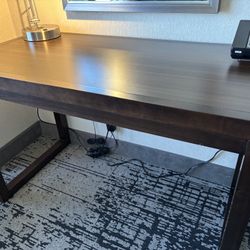 Versatile Desk / Table