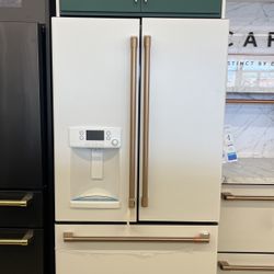 CAFÉ By DISTINCT FRENCH DOOR REFRIGERATOR. MATTE WHITE