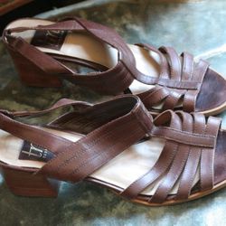 Tom Mcan 1996 Brown Sandal Square Heel Shoes.