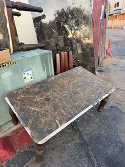Coffee table, dinning table & 2 end table free
