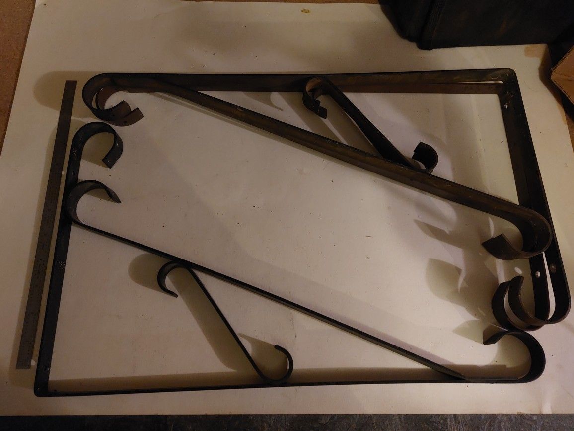 3 Metal Decorative Shelf Brackets