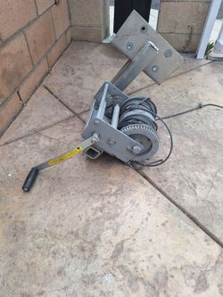 2500 lbs hand crank winch