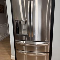 LG refrigerator 36’x70’